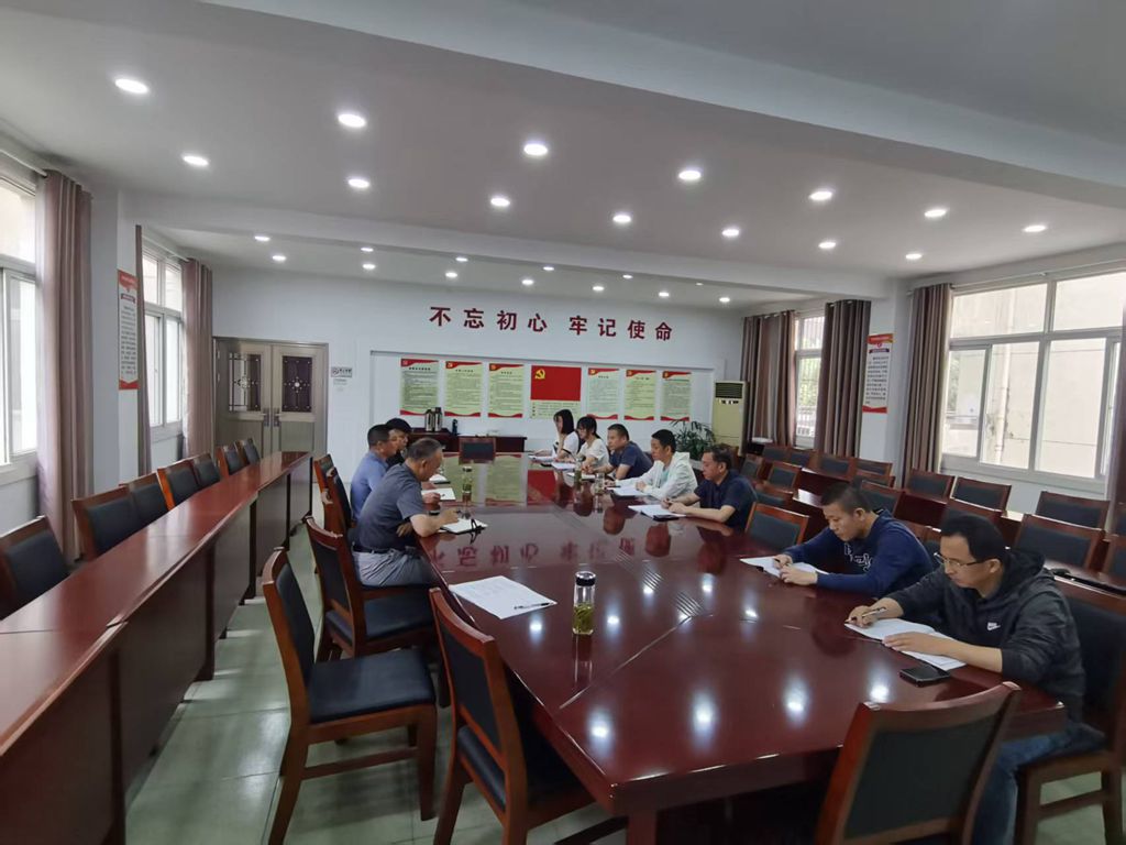 我校召开高中班主任工作会议